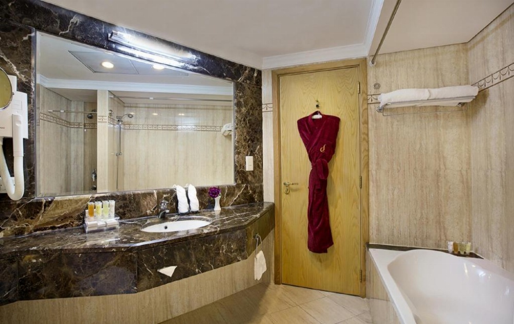 City Seasons Hotel Image 7
